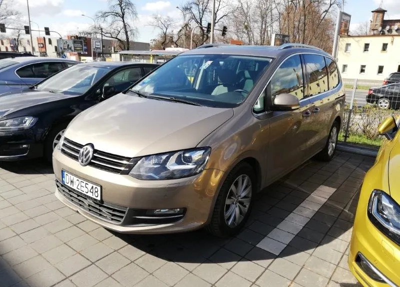 Volkswagen Sharan cena 99900 przebieg: 116000, rok produkcji 2016 z Wrocław małe 326
